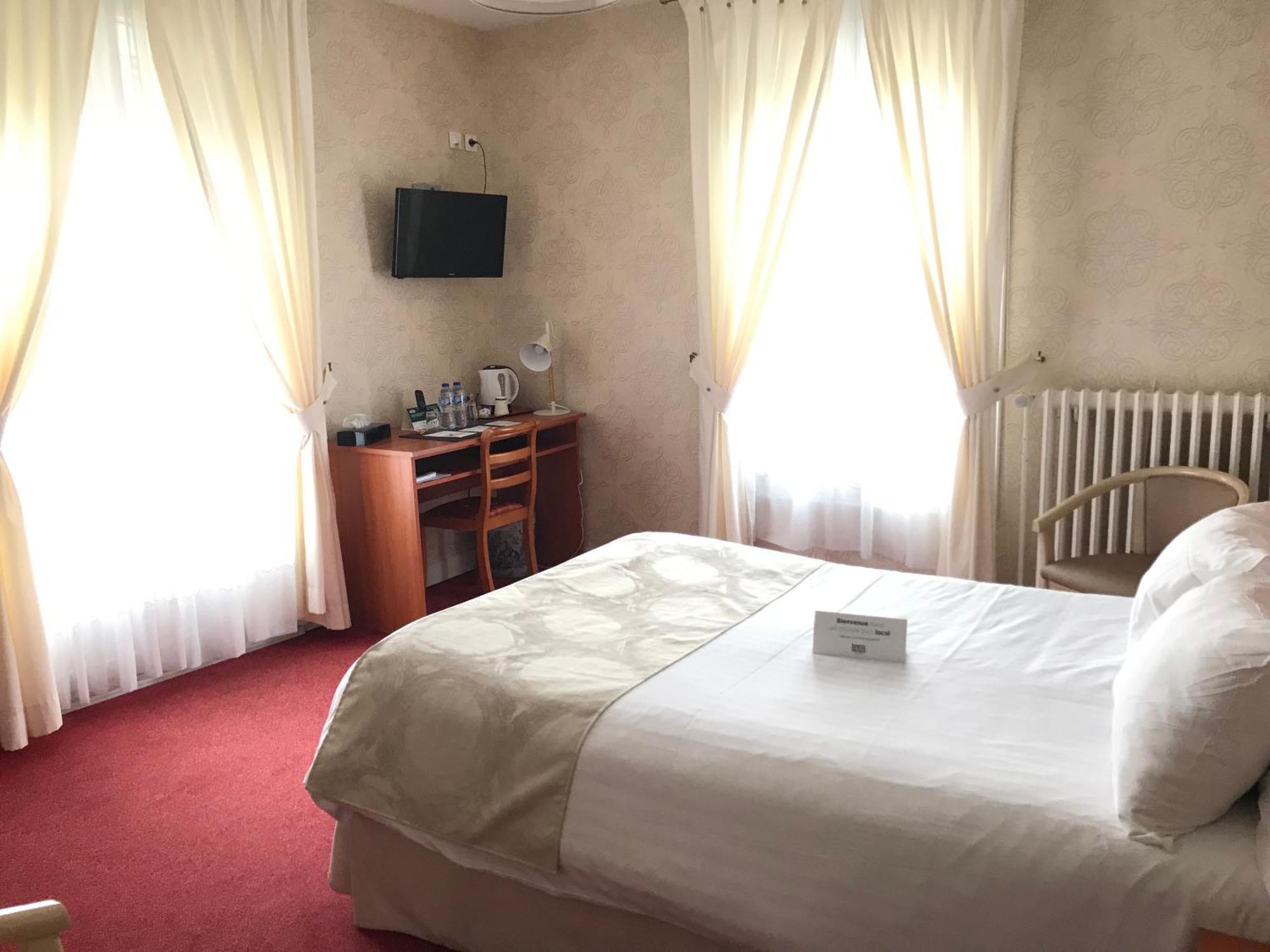Logis Hotel & Restaurant La Paix Le Nouvion-en-Thierache Zewnętrze zdjęcie