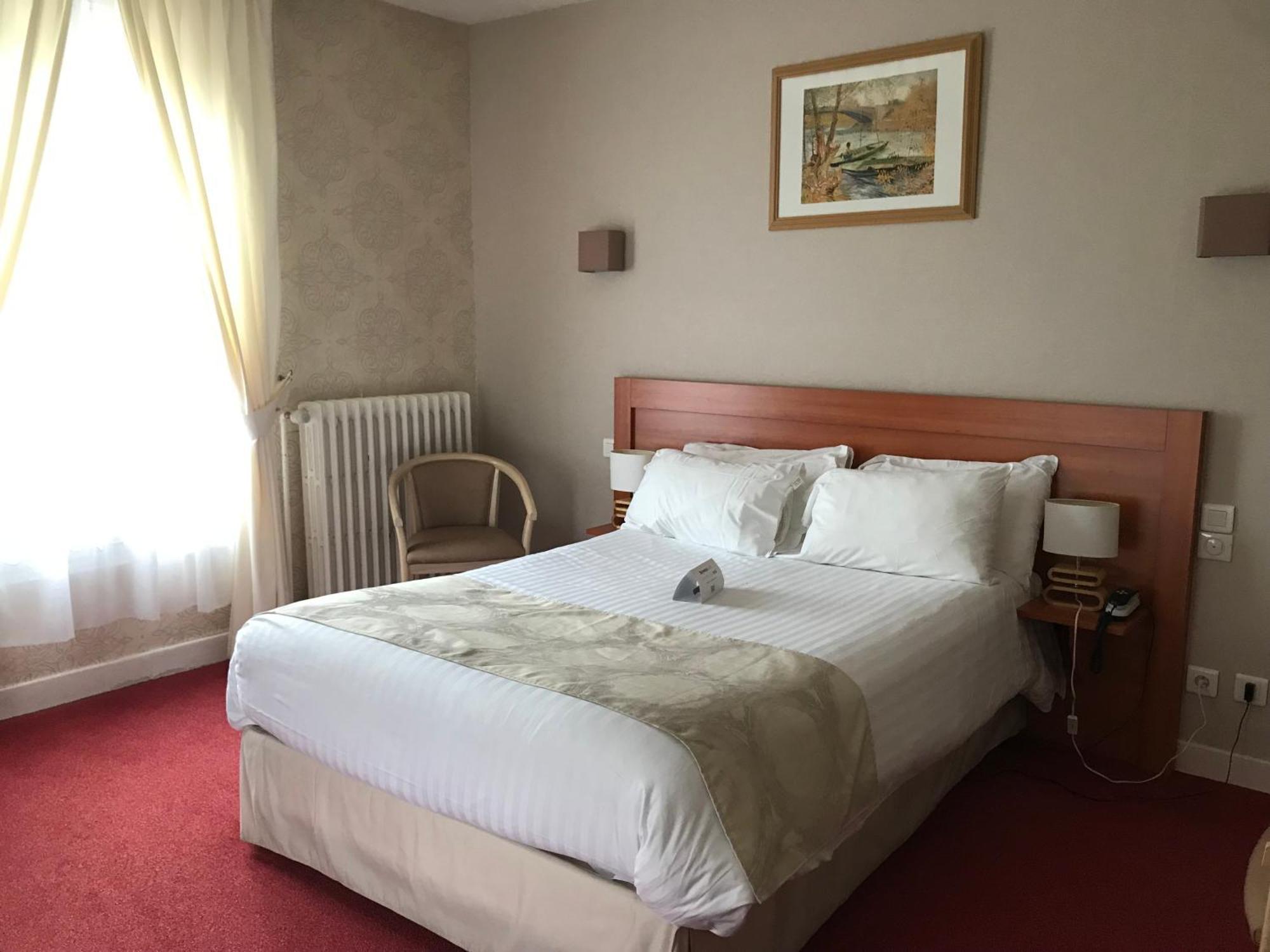 Logis Hotel & Restaurant La Paix Le Nouvion-en-Thierache Zewnętrze zdjęcie