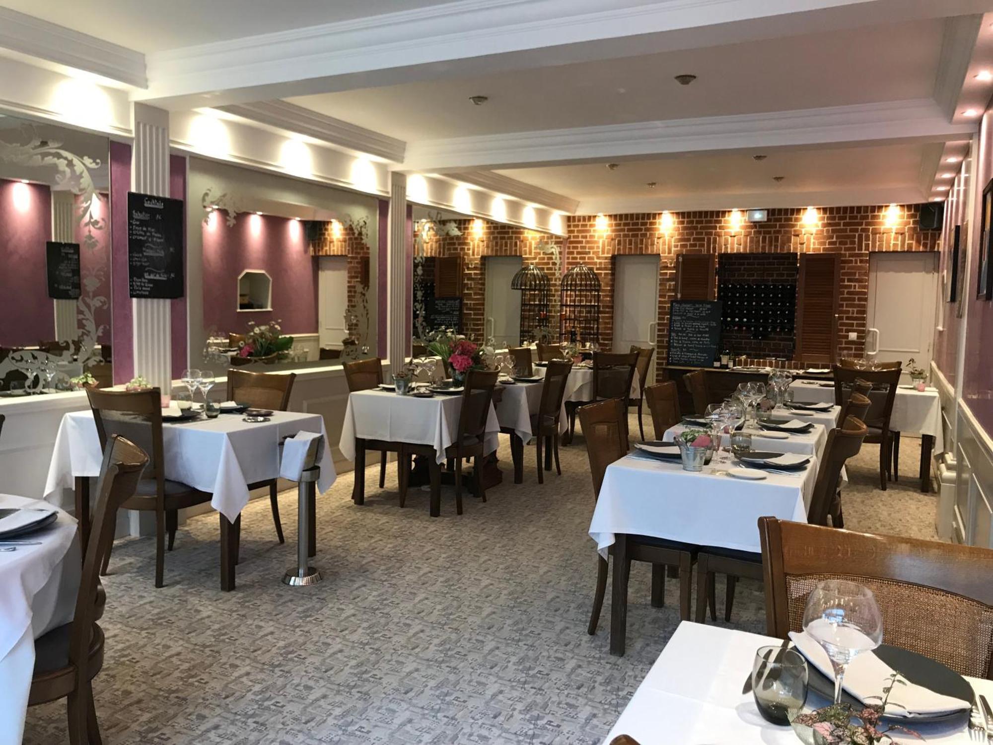 Logis Hotel & Restaurant La Paix Le Nouvion-en-Thierache Zewnętrze zdjęcie