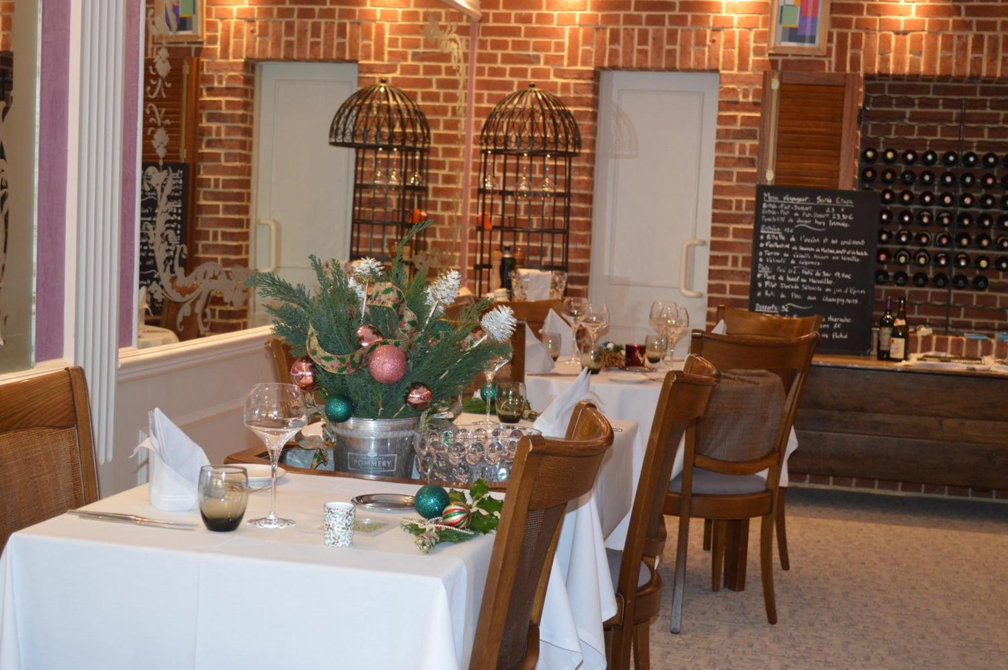 Logis Hotel & Restaurant La Paix Le Nouvion-en-Thierache Zewnętrze zdjęcie