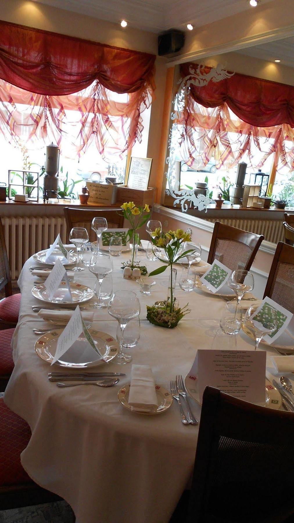 Logis Hotel & Restaurant La Paix Le Nouvion-en-Thierache Zewnętrze zdjęcie