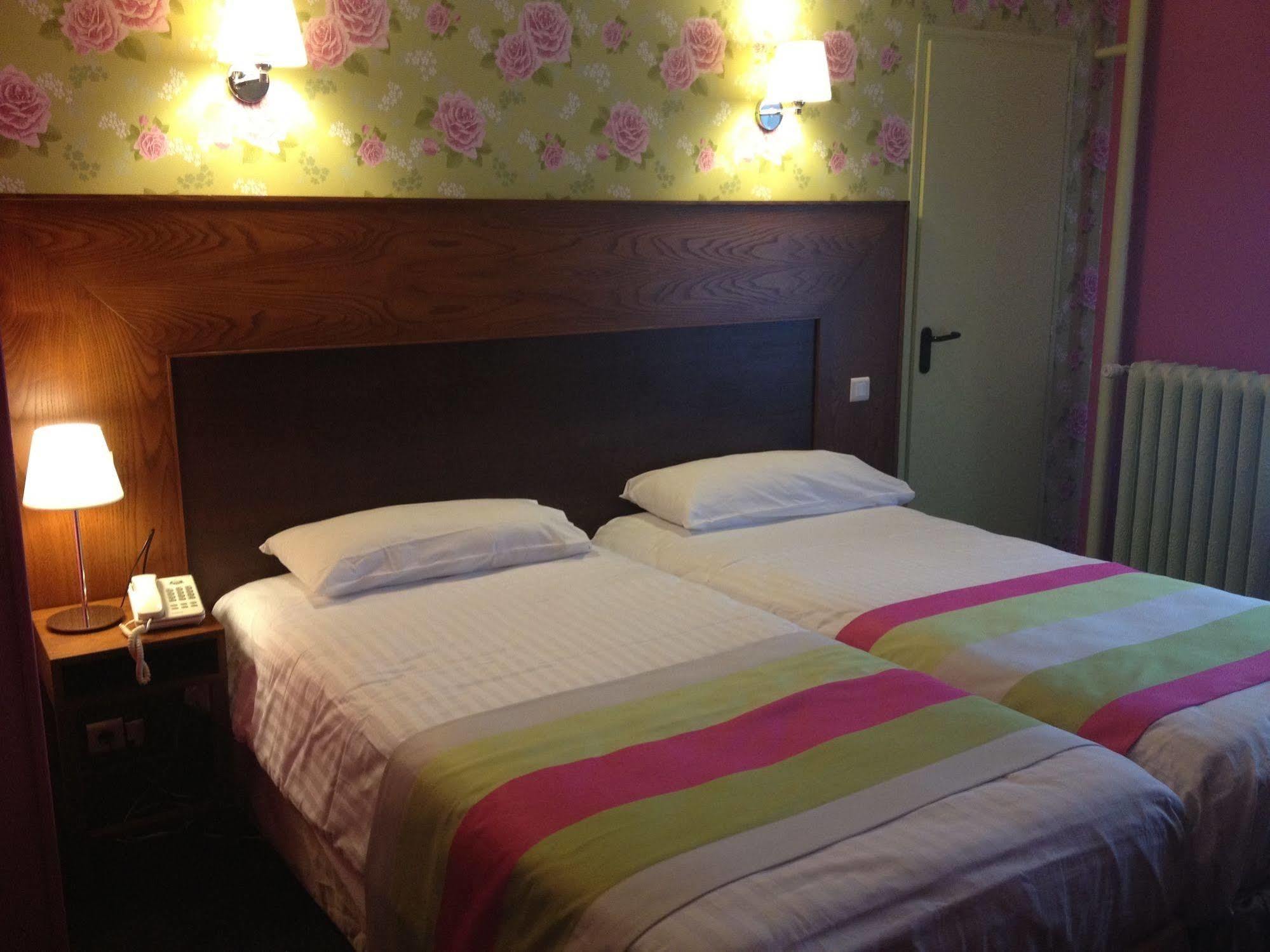 Logis Hotel & Restaurant La Paix Le Nouvion-en-Thierache Zewnętrze zdjęcie
