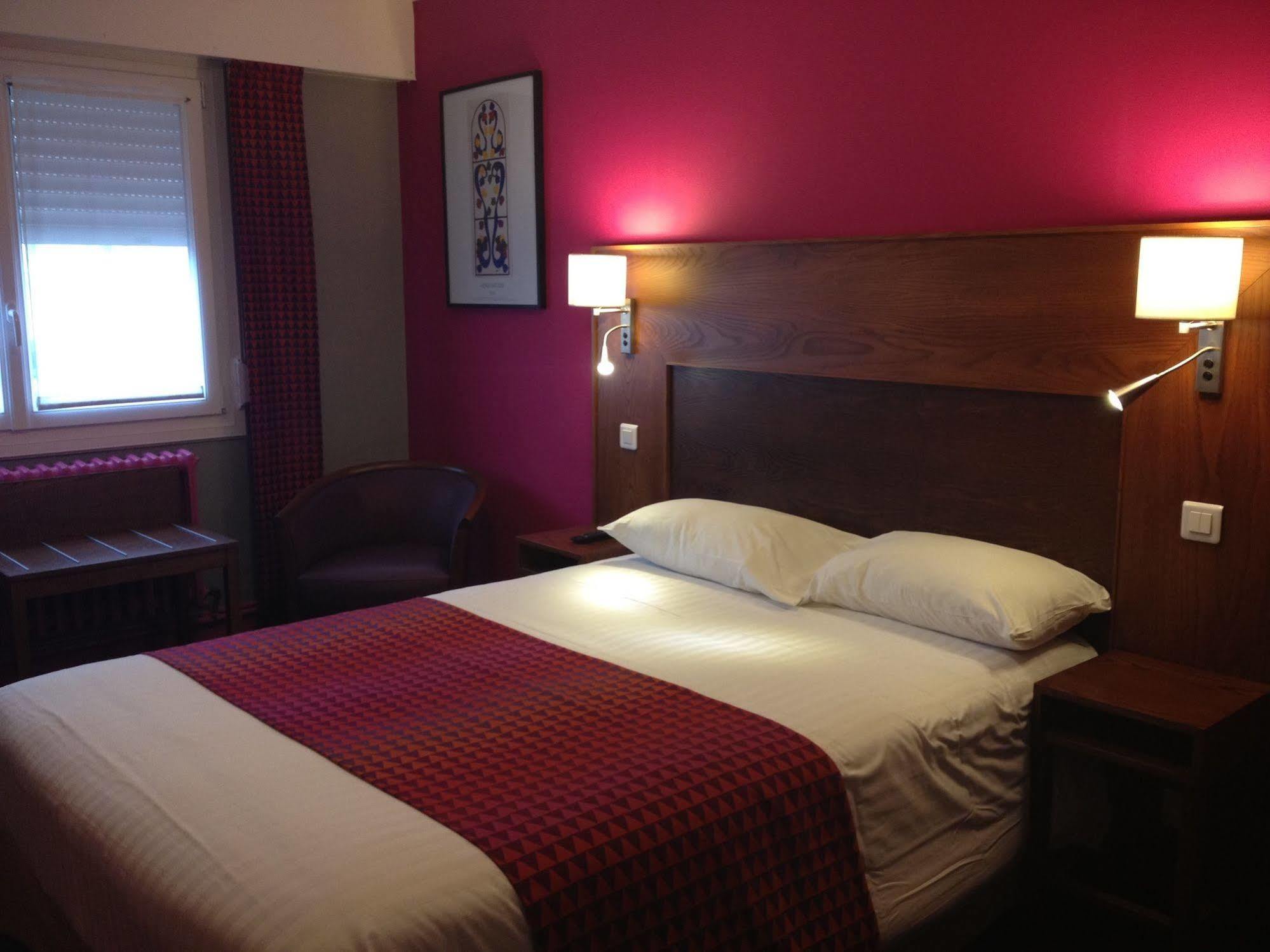 Logis Hotel & Restaurant La Paix Le Nouvion-en-Thierache Zewnętrze zdjęcie